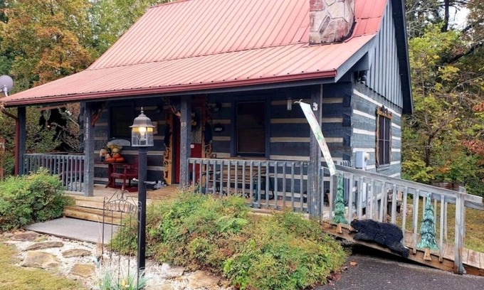 Sevierville Cabin | Cabin Close to Pigeon Forge in Echota Resort