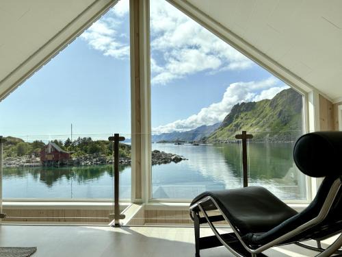 Ballstad House | Cabin in Lofoten with spectacular view