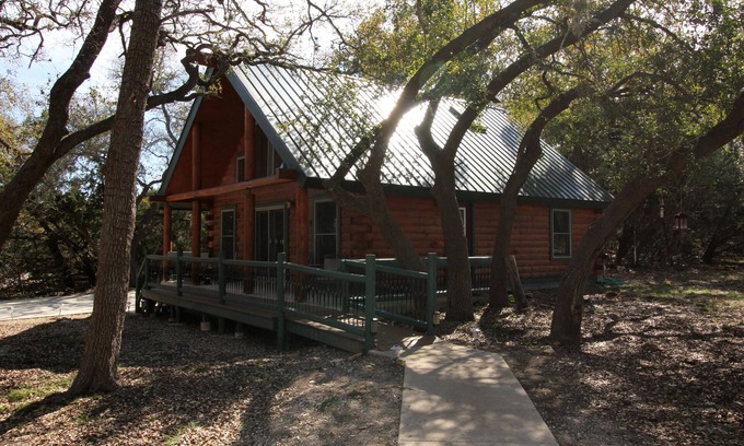 Canyon Lake Cabin | 🌲 Cabin in Texas Hill Country, Canyon Lake TexasnWINTER TEXANS WELCOME!