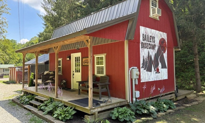 Carbon Hill Cabin | Cabin in Wayne National Forest with ride in/out access to Baileys Trail System
