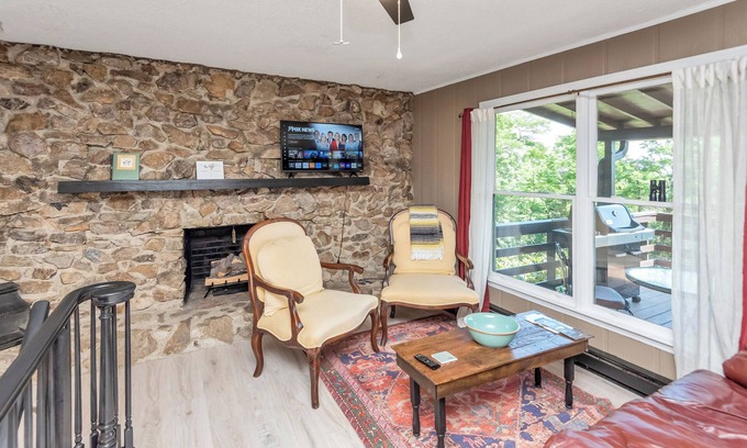 Jefferson House | cabin off the Blue Ridge Parkway in Jefferson NC