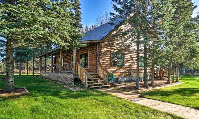 Kalifornsky House | Cabin on Kenai Peninsula Family and Group Friendly!