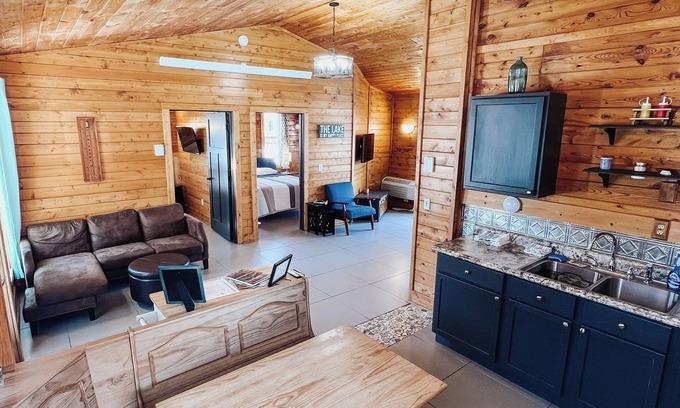 Brainerd Cabin | Cabin on private beach on a lake near Brainerd! 2 bedrooms, sleeps 7!