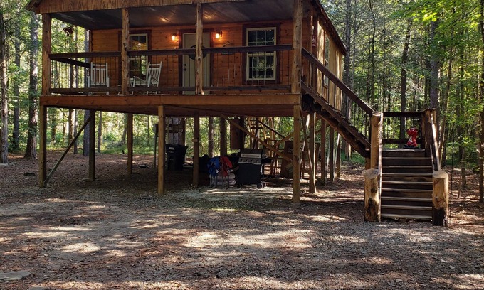 Ozone Cabin | Cabin overlooking creek close to National Forrest a great place to relax