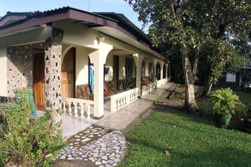 Cahuita Hostel | Cabinas Smith