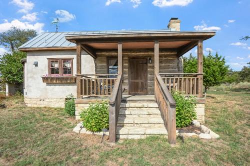 Fredericksburg House | Cabins on Knopp School-Czech Cabin