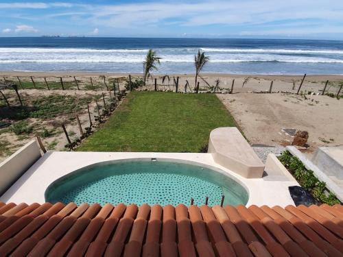 Ixtapa - Zihuatanejo Villa | Cactus Beachfront villa in Zihuatanejo- pets welcome!