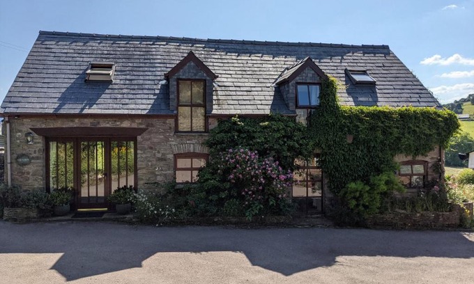 Battle House | Caecrwn