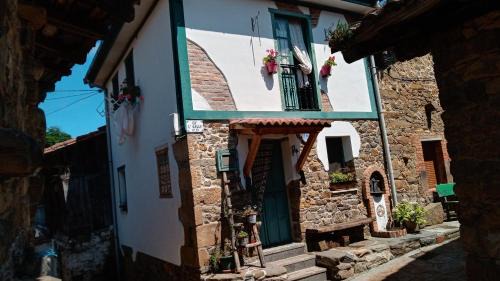 Riosa House | Cal Gallo (Vivienda Vacacional)