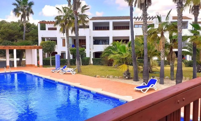 Cala d'Or Apartment | Cala Dorada Apartment en complejo con piscina' with Shared Pool & Wi-Fi