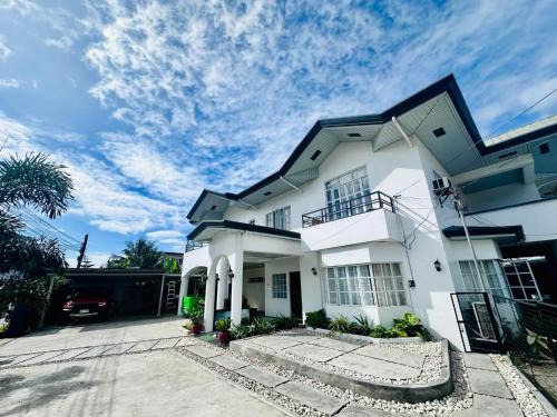 Palompon Bed & Breakfast | Calel Guest House