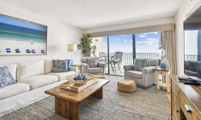 Indian Shores Condo | Cali-Coastal Luxe Oceanfront Condo at Beach Palms