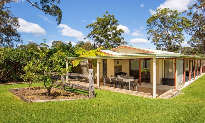Callala Bay House | Callala Calm - Pet Friendly - 5 Mins Walk to Beach