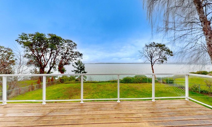 Camano Island House | Camano Waterfront Delight