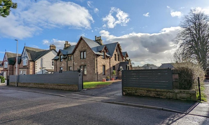 Inverness Cabin | Cambeth Lodge