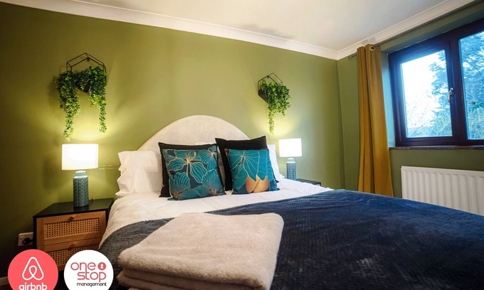 Cambridge House | Cambridge | 7 Bedrooms | Free Parking