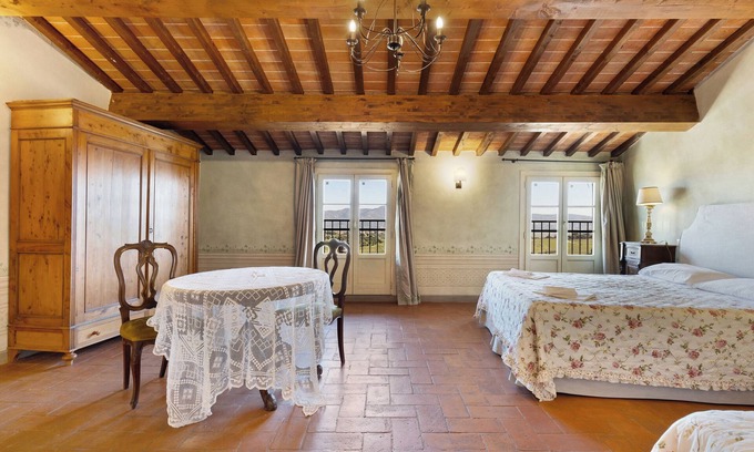 Cerreto Guidi Apartment | 'Camera Tripla' Room with Wi-Fi and Air Conditioning