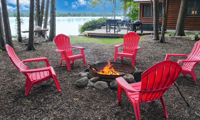 Presque Isle Cabin | Camp Windy Dock: Log Cabin Charm meets Fall Colors!