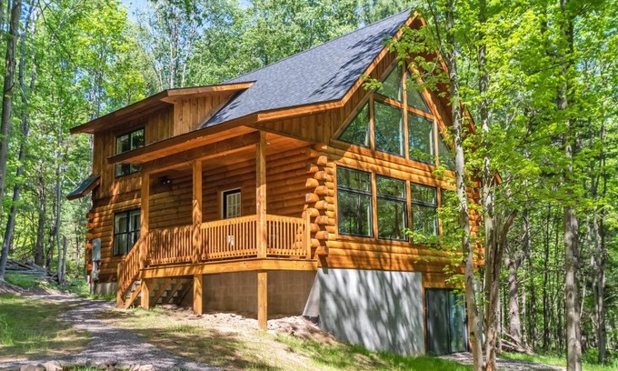 North Glade Hills House | Camp Wondermore