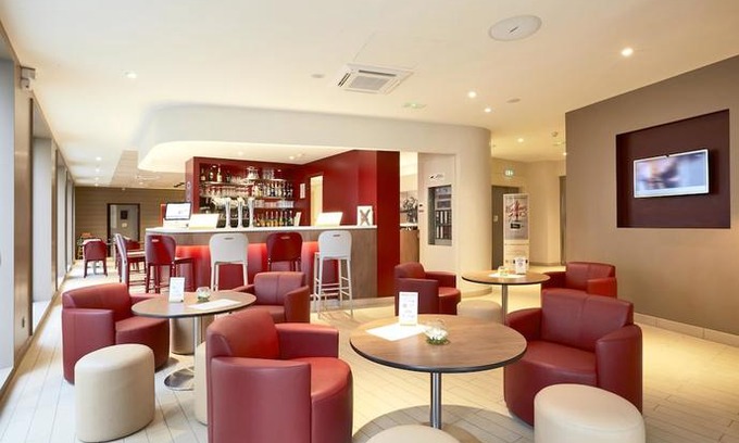 Taverny Hotel | Campanile Taverny