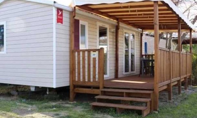 Vic-la-Gardiole House | Camping 3 étoiles - Piscine - eehfhi