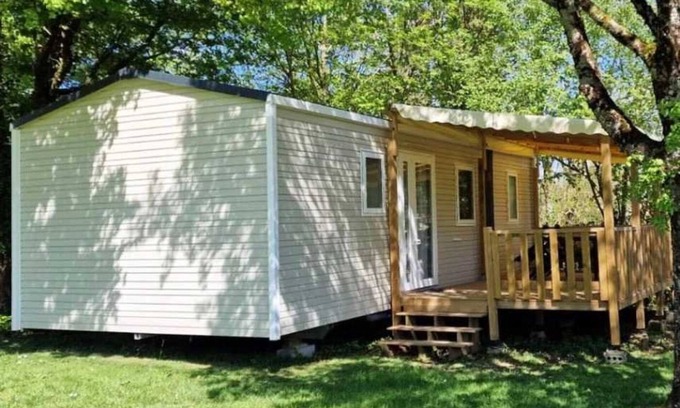 Secondigny House | Camping 4 étoiles - Piscine - ccbahgh