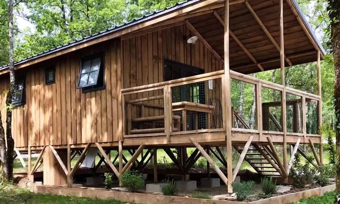 Saint-Cirq-Lapopie House | Camping La Truffière*** - 2 CABINS LINKED BY A WALKWAY WITH AN EXCEPTIONAL VIEW (1 cabin for 5 and 1 cabin for 3)