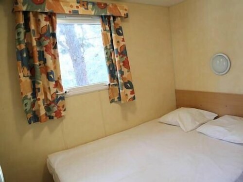 Fabrezan House | Camping Le Pinada *** - Mobilhome for 4 People