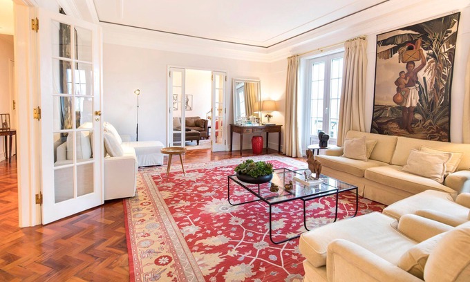Sao Joao de Deus Apartment | Campo Pequeno Charming Apartment by LovelyStay
