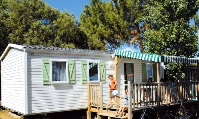 La Faute-sur-Mer House | Campsite Les Flots Bleus * - 4 Room Mobile Home 6 People + TV