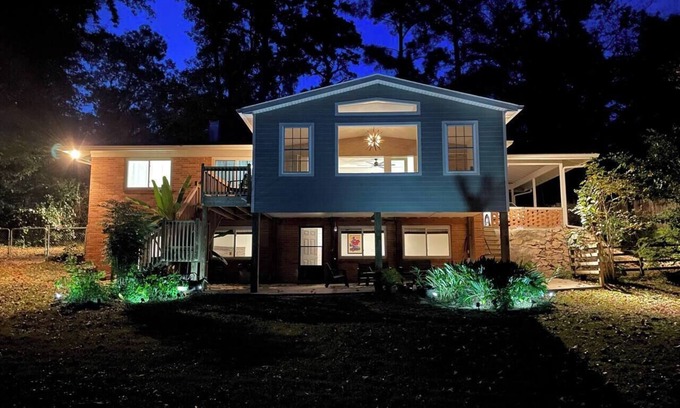 Tallahassee House | Campus Close, Roomy, Feels Like Home, Family Vibe