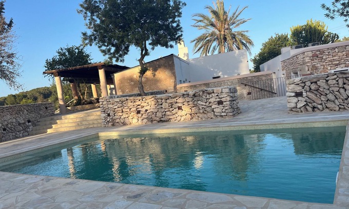 Santa Eulalia del Rio Villa | Can Bonet de Baix Está Situada en el Centro de la Isla y Tiene Vistas al Campo