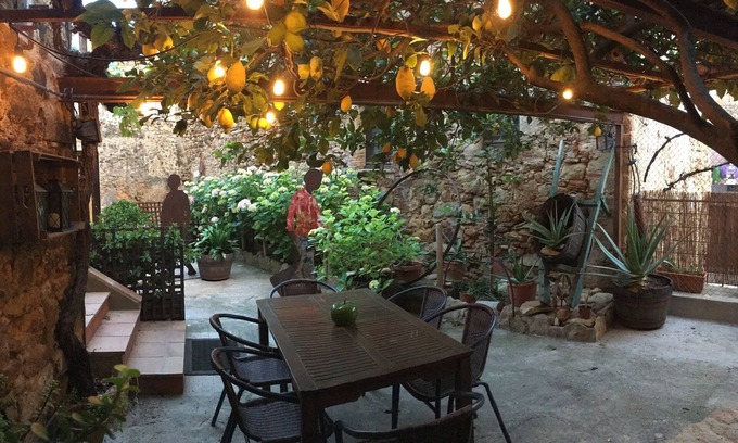 Pals House | Can Zoilo, in the heart of the medieval center of Pals. WIFI and Air Ac. FREE.