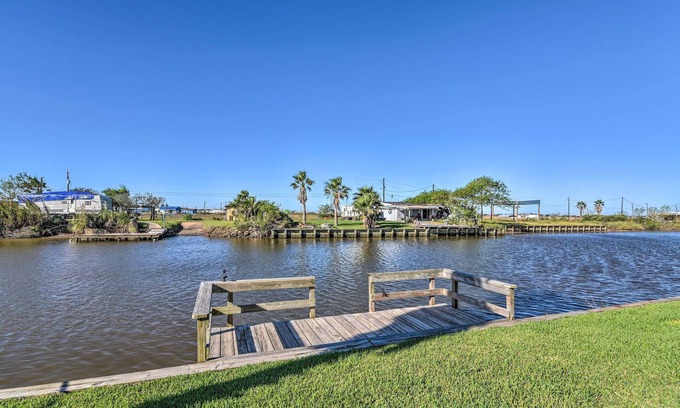 Cedar Lane Cabin | Canalfront Sargent Cabin w/Patio: 1 Mi to Beach!