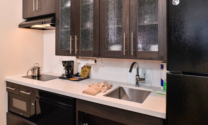 Austin Hotel | Candlewood Suites Austin Airport by IHG