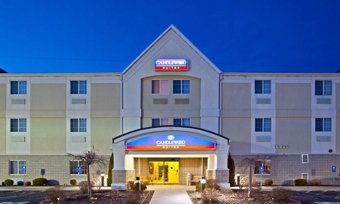 Elkhart Hotel | Candlewood Suites Elkhart, an Ihg Hotel