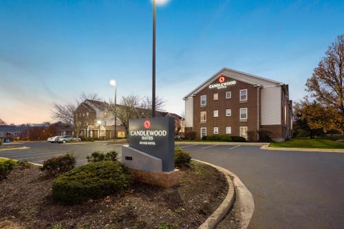 St. Charles Hotel | Candlewood Suites St Louis St Charles by IHG