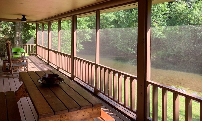 Burnsville House | Cane River Cabin - River Front - 3 BR - 2 Bath