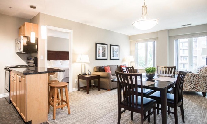 North Central Edmonton Hotel | Canterra Suites Hotel