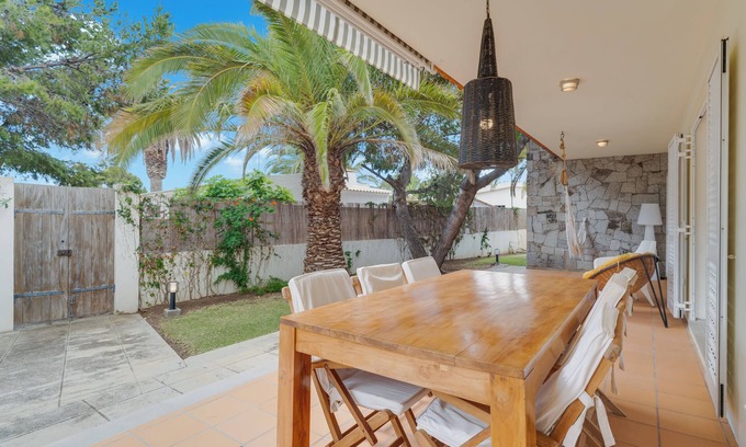 Pedras Pretas House | Canto de Ega. The perfect house for a family vacation, a 5-minute walk from the beach.