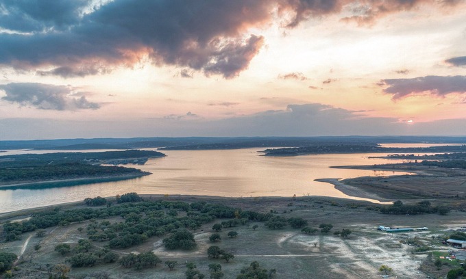 Canyon Lake Cottage | Canyon Lake Grill and Firepit Walk to Lake