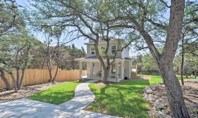 Canyon Lake Cottage | Canyon Lake Home w/Deck ~ 1 Mi to Comal Park