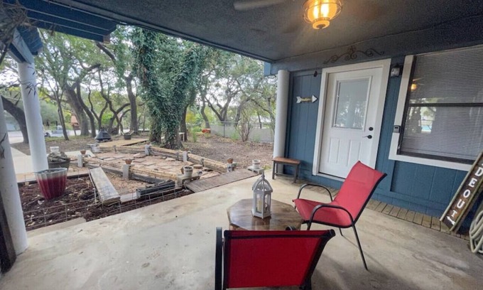 Canyon Lake Apartment | Canyon Lake Loft - Minutes from Boat Ramp 2 - South Side of Canyon Lake!