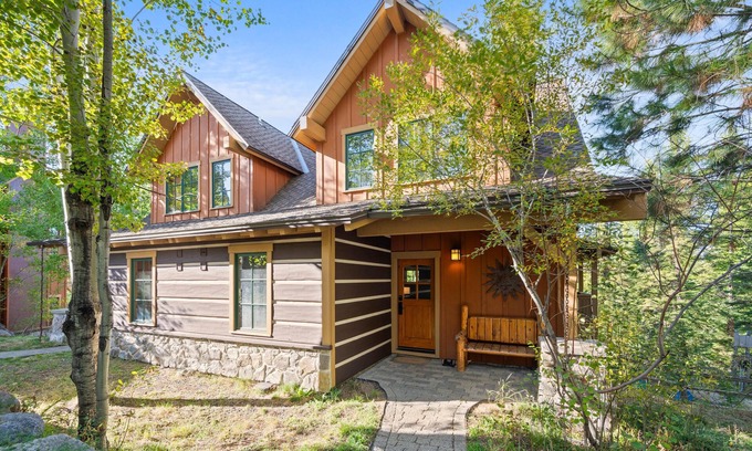 Tamarack Resort House | Canyon View Town Home | Ski-in Ski-out | Pet Friendly