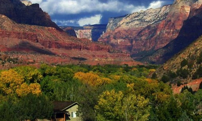 Zion National Park South Entrance House | Canyon Vista Lodge