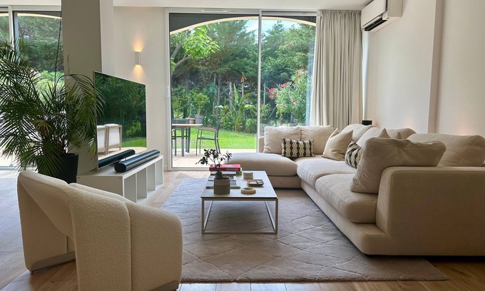 Cap-d'Antibes House | CAP D’ANTIBES COZY CHIC HOUSE W/TENNIS COURT