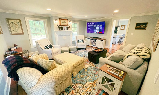 Cape Charles House | Cape Charles VA retreat with game arcade πΎ, fire pit π₯, Peloton π΄π½ββοΈ, EVπ