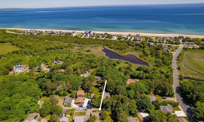 East Sandwich House | Cape Cod Getaway: Walk to East Sandwich Beach