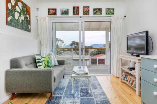 Kommetjie Apartment | Cape Floral Cottage