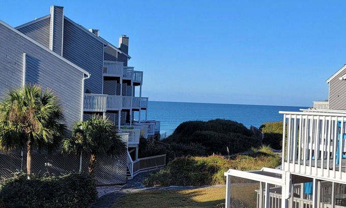 Port St. Joe House | Cape Me Away-Gulf View, End Unit only 60 STEPS TO BEACH *Beach Chairs/Cart